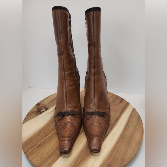 Prada Milano Brown Leather Mid-Calf Heeled Boots with Brogue Toe and Bow - Picture 2 of 8